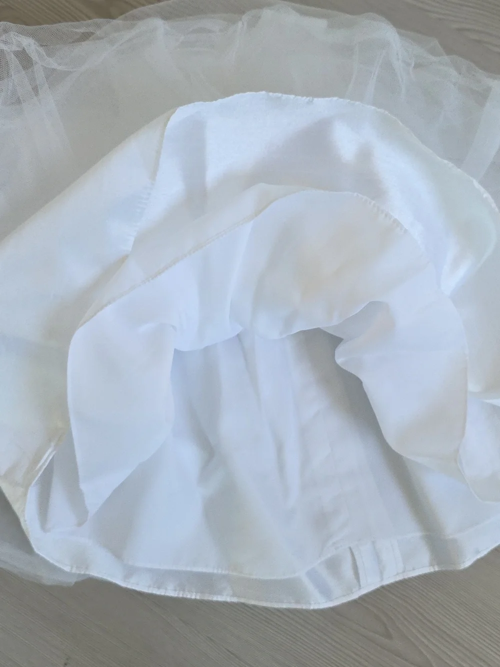 David's Bridal Tulle Flower Girl Dress In White - Picture 5 of 8